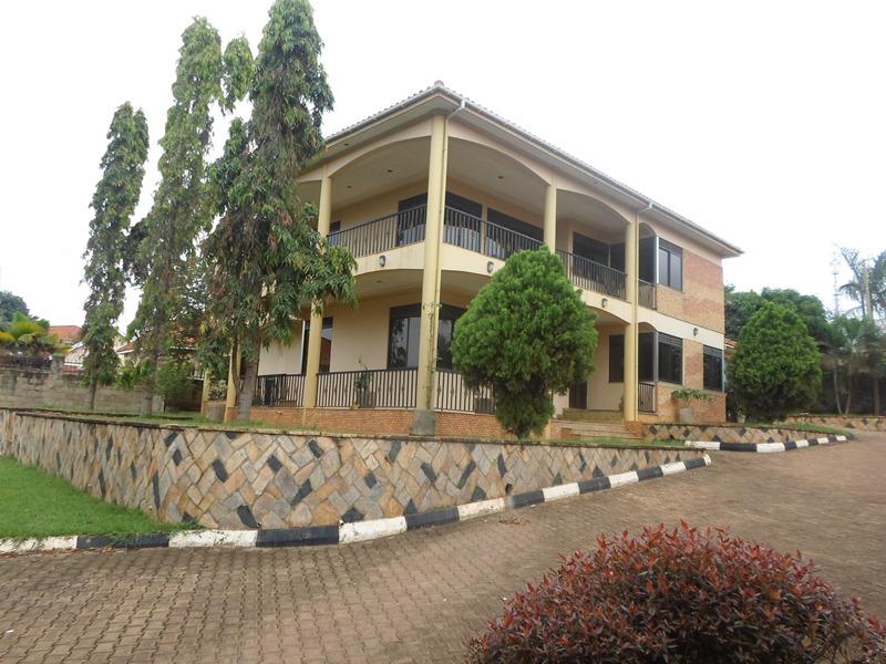 Maisonette for sale in Naalya Kampala