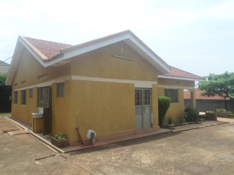 Bungalow for sale in Mbuya Kampala