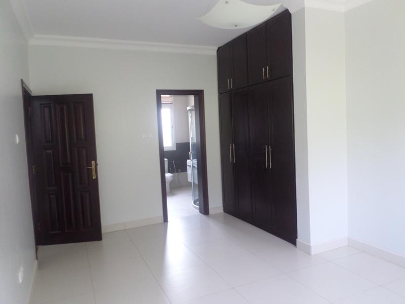 Maisonette for sale in Muyenga Kampala