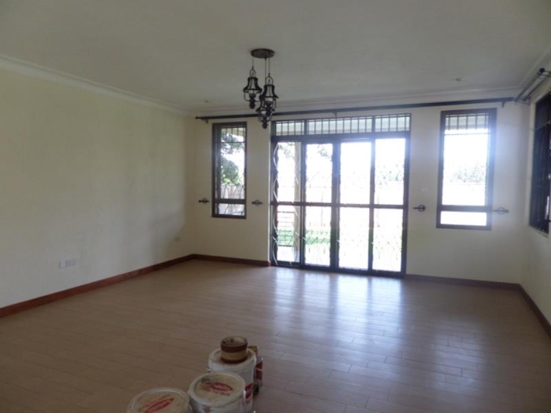 Duplex for rent in Muyenga Kampala