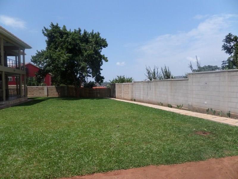 Duplex for rent in Muyenga Kampala