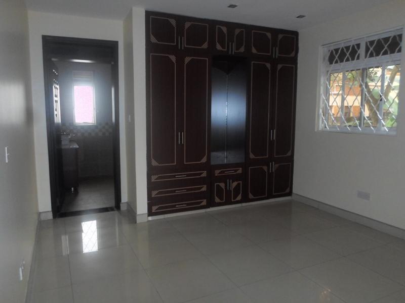 Town House for sale in Bukoto Kampala