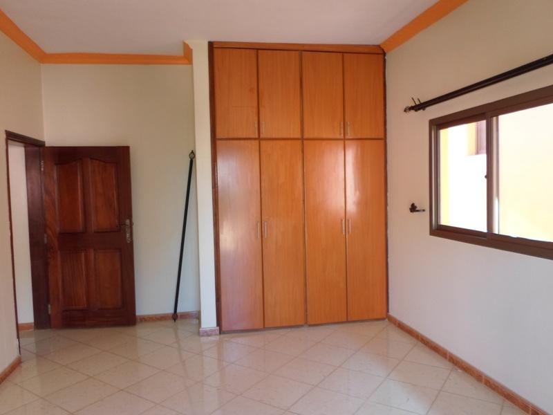 Town House for rent in Mbuya Kampala