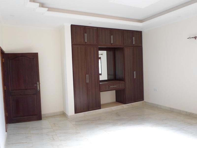 Town House for rent in Mbuya Kampala