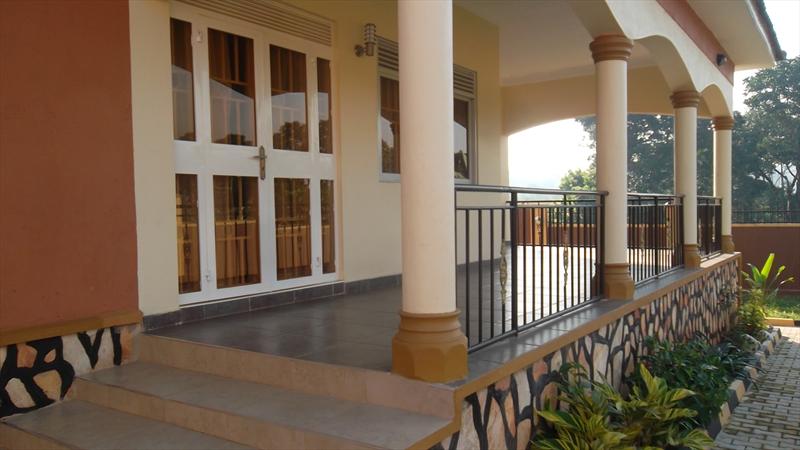 Bungalow for sale in Kitende Wakiso