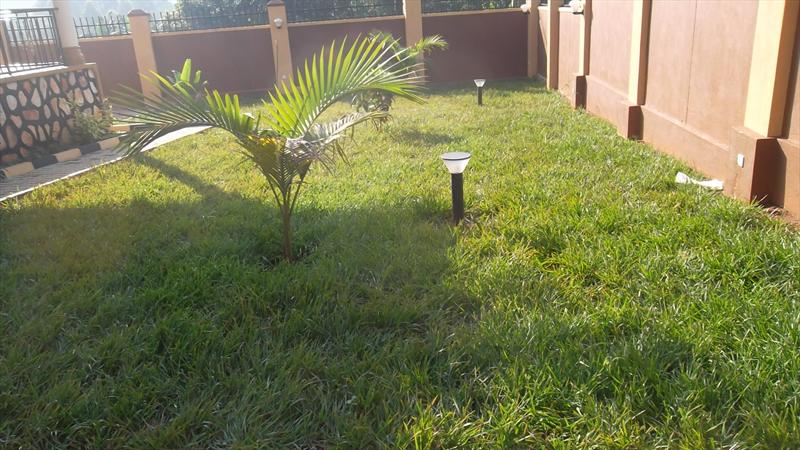 Bungalow for sale in Kitende Wakiso