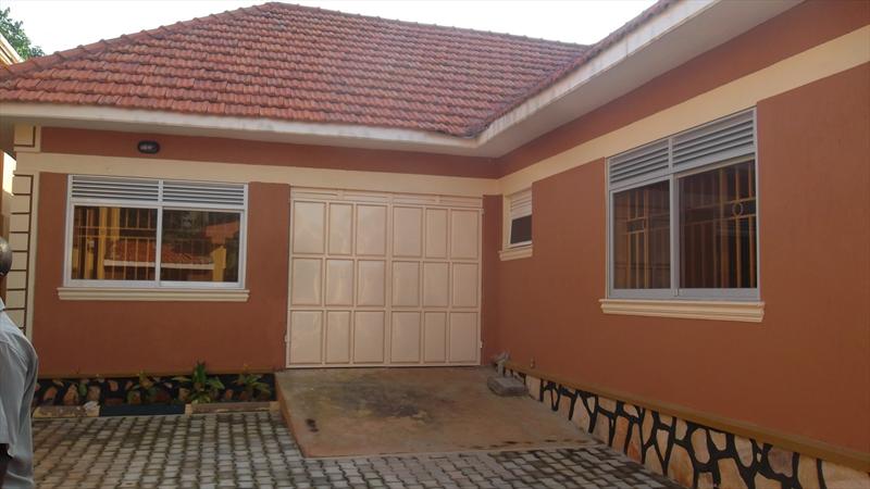 Bungalow for sale in Kitende Wakiso