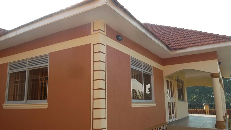 Bungalow for sale in Kitende Wakiso