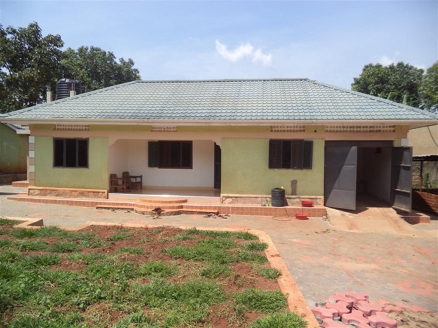 Bungalow for rent in Katabi Wakiso