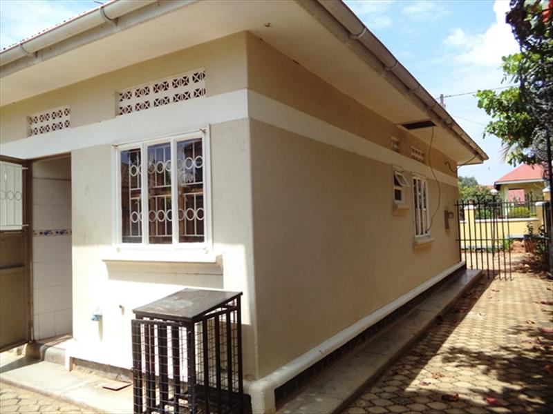 Semi Detached for rent in Kitinda Wakiso