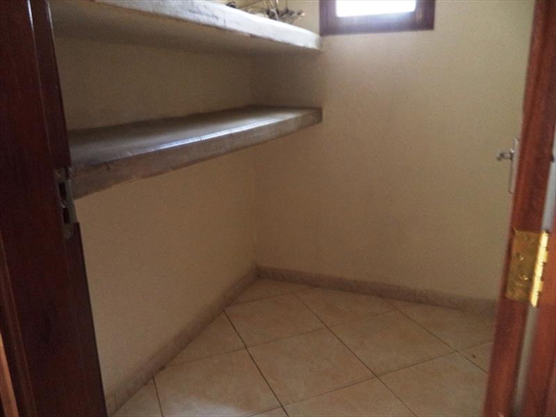 Semi Detached for rent in Kitinda Wakiso