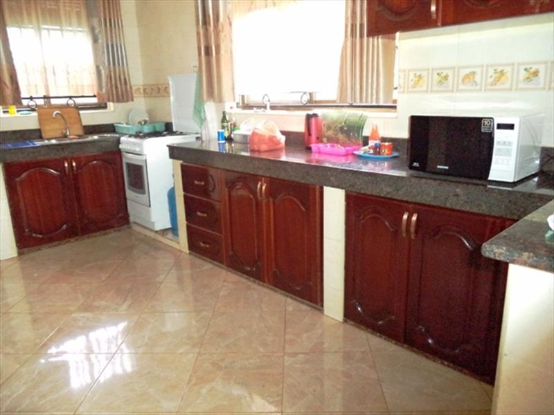 Maisonette for sale in Entebbe Wakiso