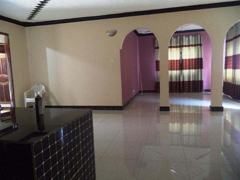 Bungalow for rent in Kisubi Wakiso