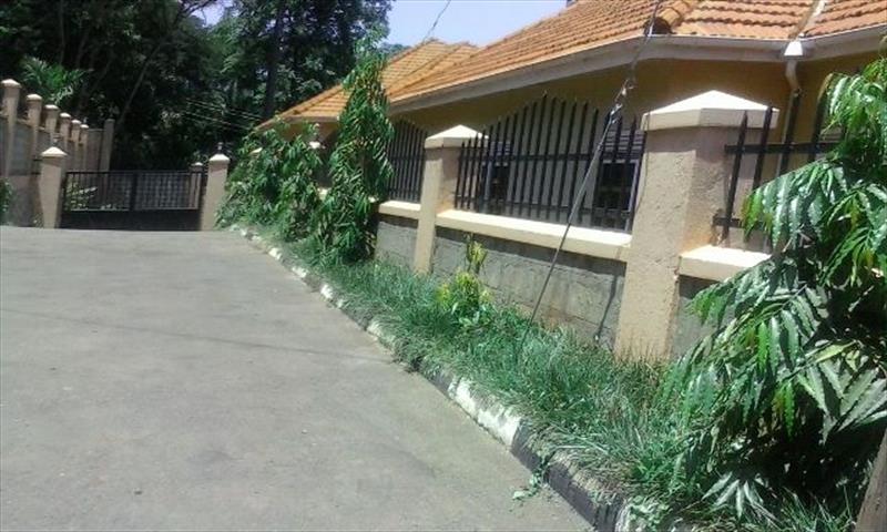 Mansion for rent in Makindye Kampala