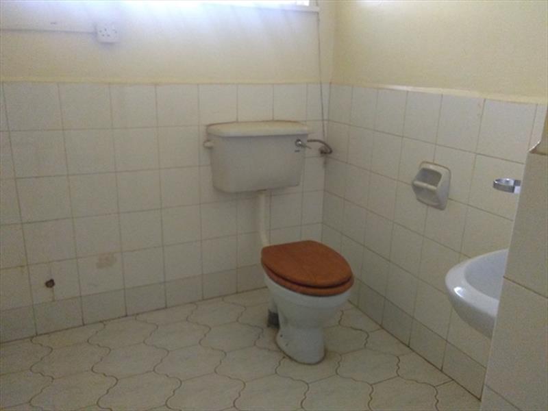 Bungalow for rent in Kololo Kampala