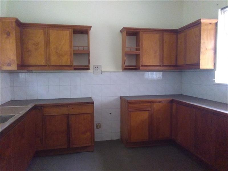 Bungalow for rent in Kololo Kampala