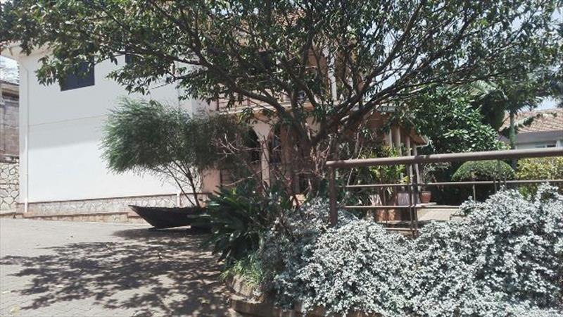 Mansion for rent in Mutungo Kampala