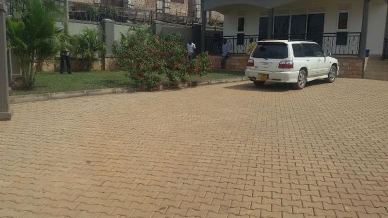 Bungalow for rent in Naalya Kampala