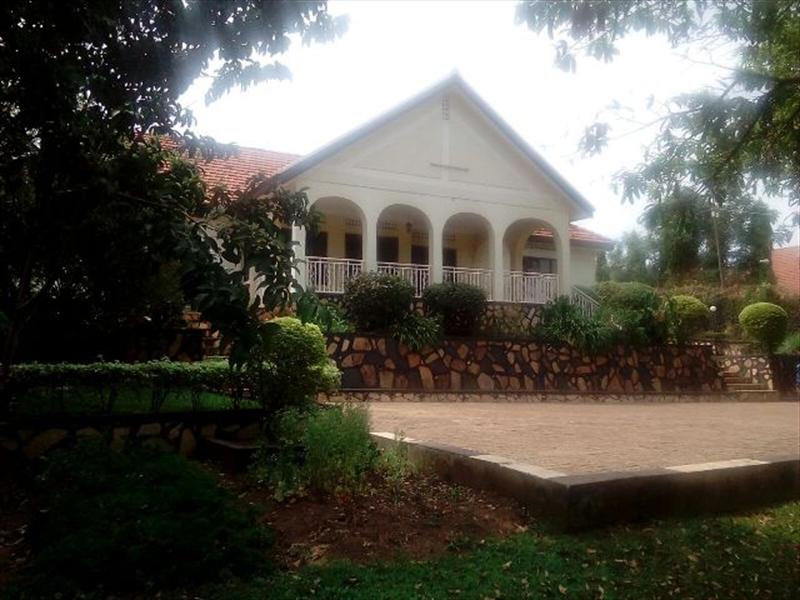 Bungalow for rent in Naguru Kampala