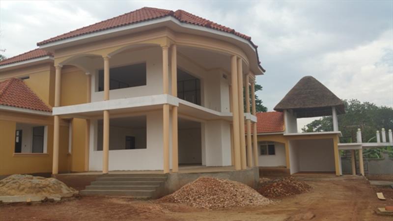 Mansion for sale in Munyonyo Kampala