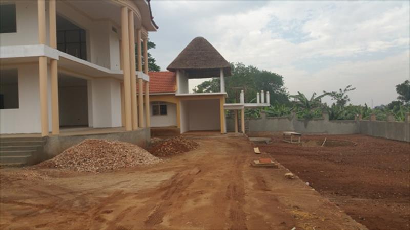 Mansion for sale in Munyonyo Kampala