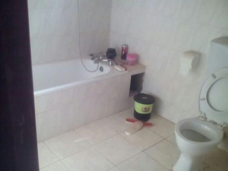 Town House for rent in Kololo Kampala