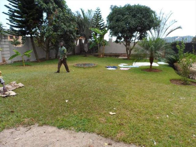 Mansion for sale in Munyonyo Kampala