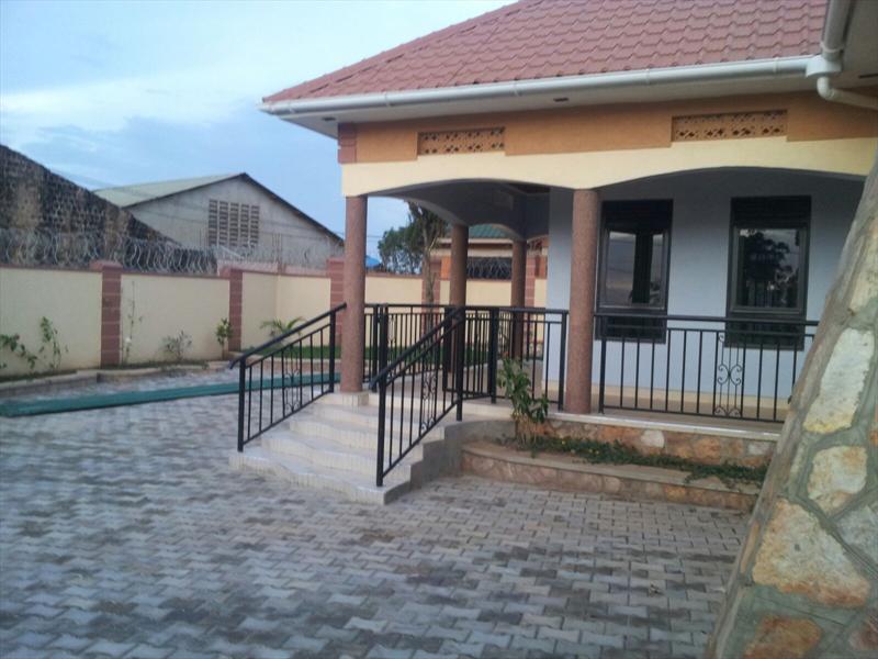 Bungalow for sale in Bweyogerere Kampala