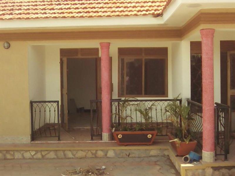 Bungalow for rent in Kyanja Wakiso