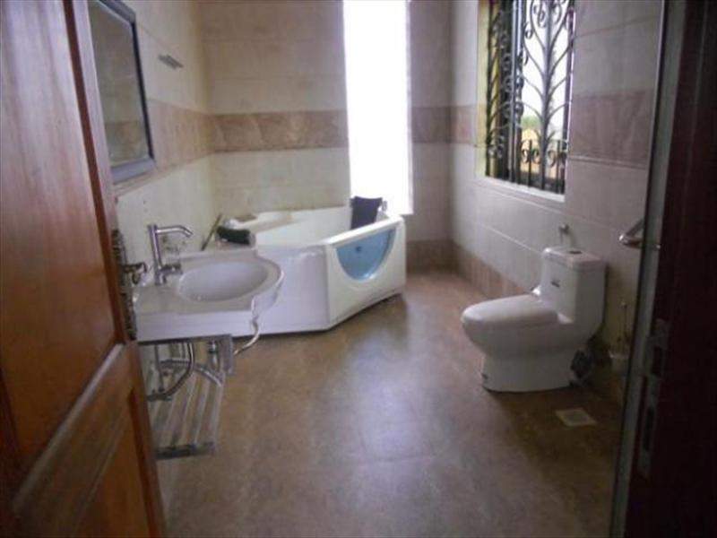 Bathroom (Toilet)