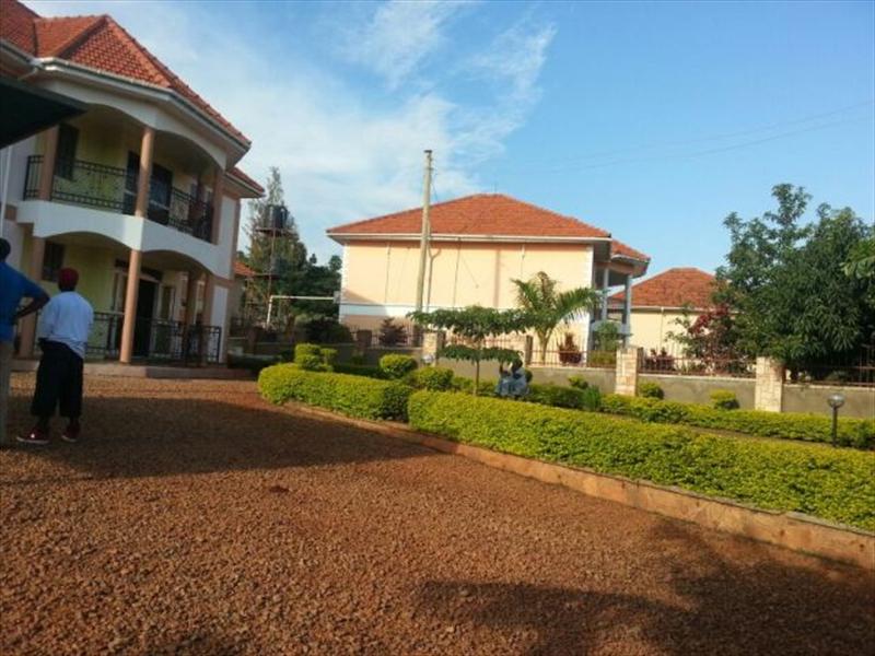 Mansion for sale in Bwebajja Wakiso