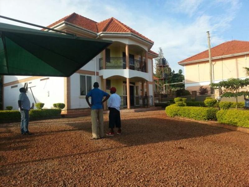 Mansion for sale in Bwebajja Wakiso