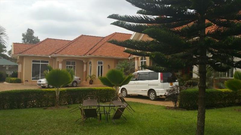 Mansion for sale in Bbunga Kampala