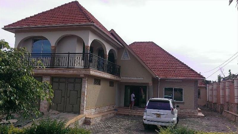 Mansion for sale in Buddo Wakiso