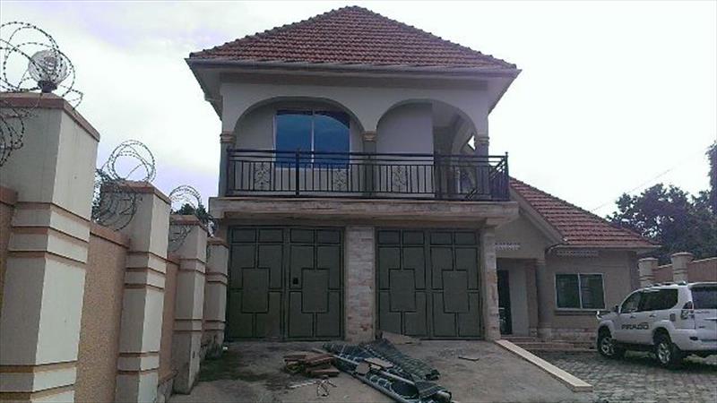 Mansion for sale in Buddo Wakiso