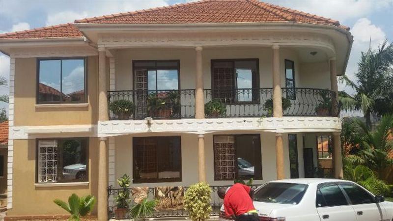 Bungalow for sale in Kiwaatule Kampala