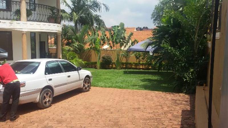 Bungalow for sale in Kiwaatule Kampala