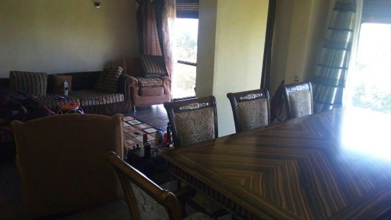 Mansion for rent in Bwebajja Wakiso