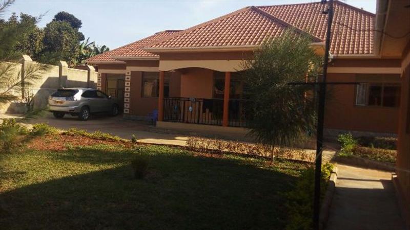 Bungalow for sale in Kitende Wakiso