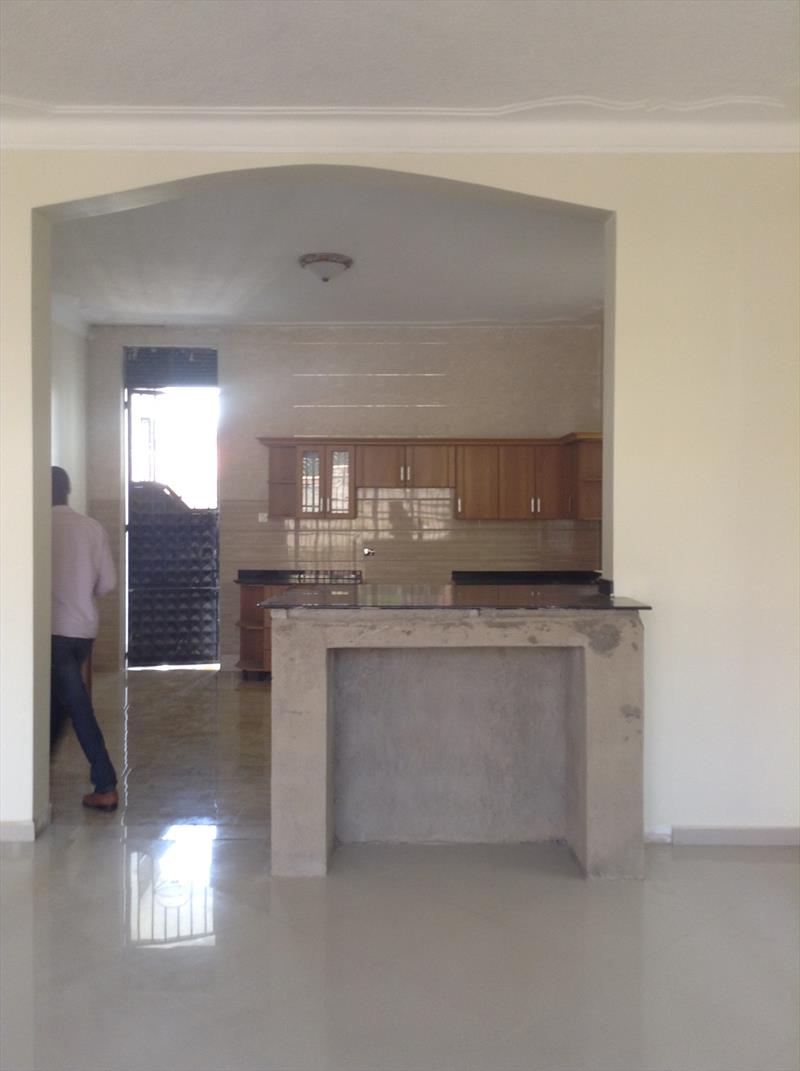 Mansion for sale in Kira Wakiso