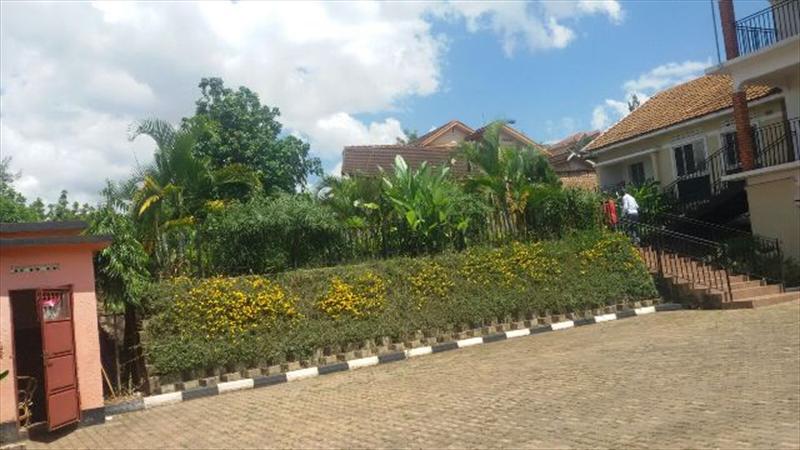 Mansion for sale in Bugoloobi Kampala