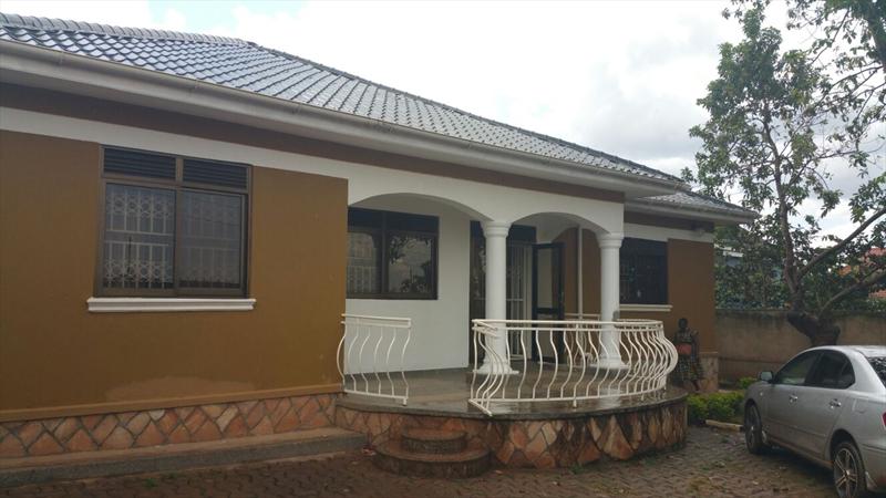 Bungalow for rent in Muyenga Kampala