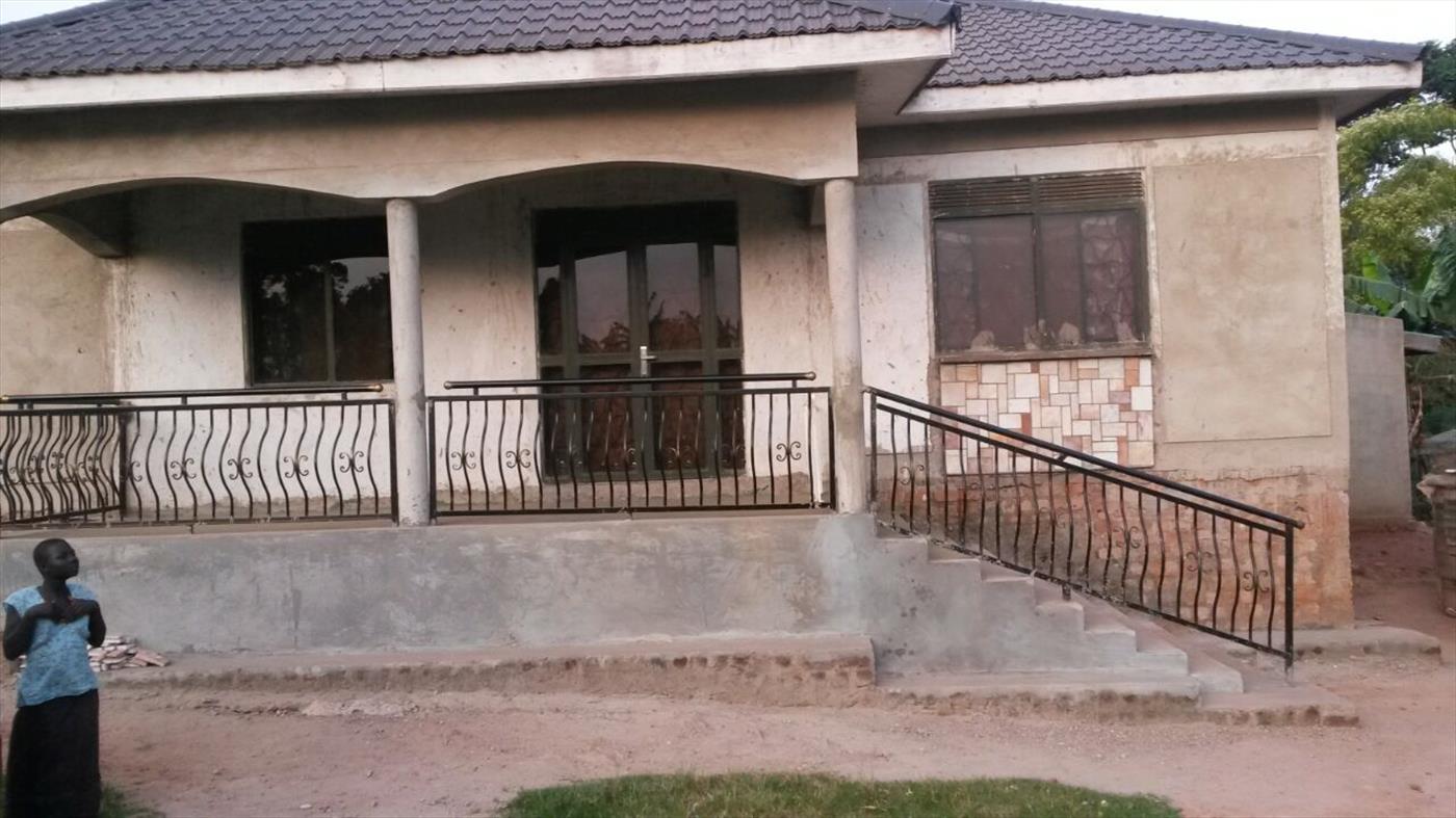 Bungalow for sale in Munyonyo Kampala