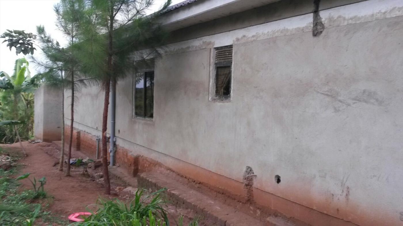 Bungalow for sale in Munyonyo Kampala