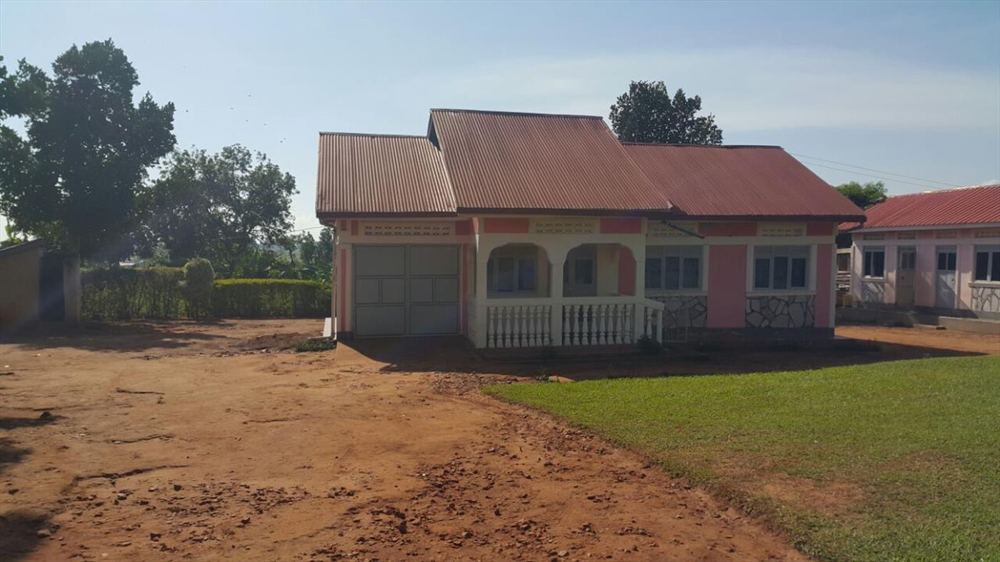 Bungalow for sale in Kabembe Mukono