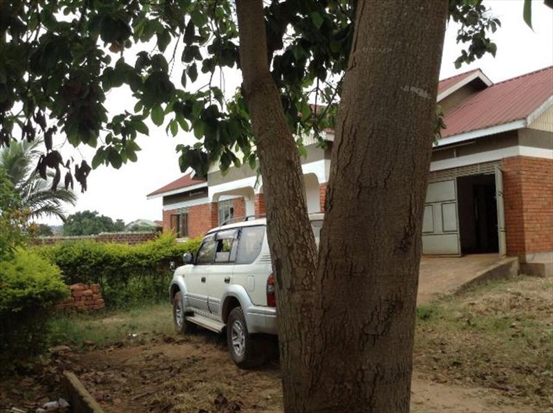 Bungalow for sale in Bweyogerere Kampala