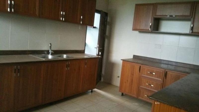 Apartment for sale in Bugoloobi Kampala