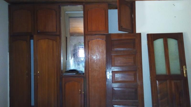 Bungalow for rent in Mbuya Kampala