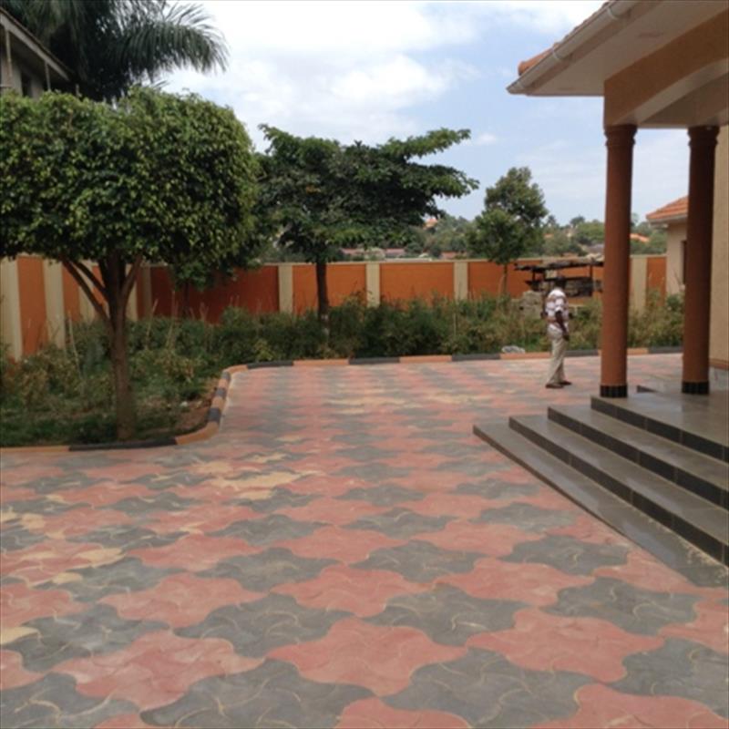 Mansion for rent in Muyenga Kampala