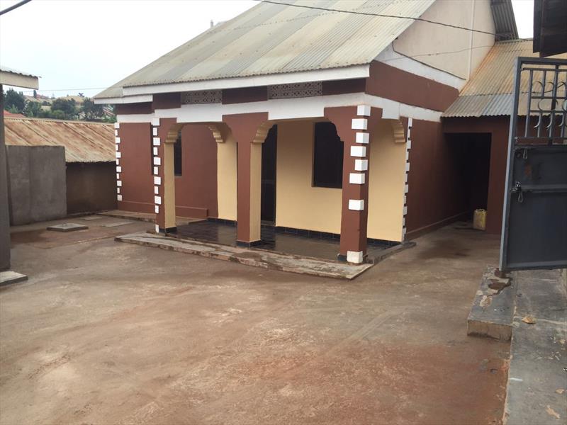 Bungalow for sale in Kiwaatule Kampala